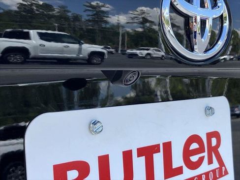 Certified 2025 Toyota RAV4 XLE w/ Convenience Package FWD image 11