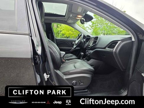 Used 2022 Jeep Cherokee Limited w/ Elite Package AWD/4WD image 12