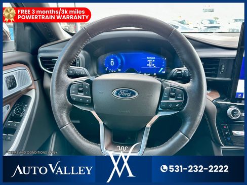 Used 2022 Ford Explorer King Ranch w/ Premium Technology Package image 38