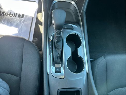 Used 2023 Chevrolet Malibu LT FWD image 16