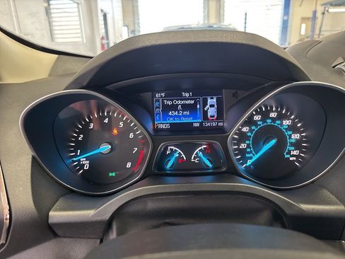 Used 2014 Ford Escape Titanium image 2