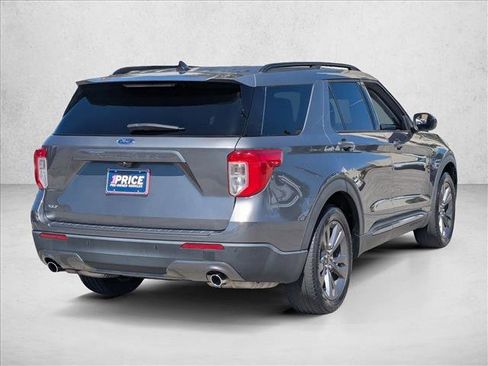 Used 2022 Ford Explorer XLT w/ Equipment Group 202A RWD image 5