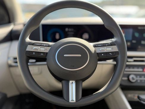 New 2026 Hyundai Tucson SE image 10