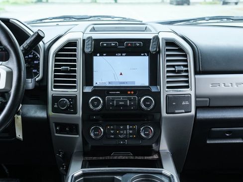 Used 2017 Ford F250 Lariat w/ FX4 Off-Road Package AWD/4WD image 44