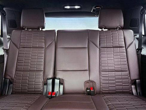 Used 2023 Cadillac Escalade Sport Platinum w/ LPO, ONYX Package AWD/4WD image 29