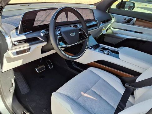 New 2026 Cadillac Vistiq Sport image 13