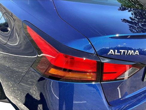 Used 2023 Nissan Altima 2.5 SR FWD image 23