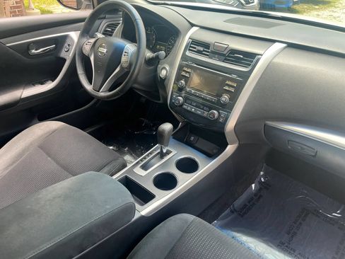 Used 2015 Nissan Altima 2.5 SV w/ Convenience Package FWD image 32