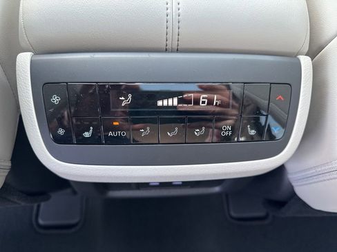 New 2026 Nissan Pathfinder SL w/ SL Premium Package FWD image 17