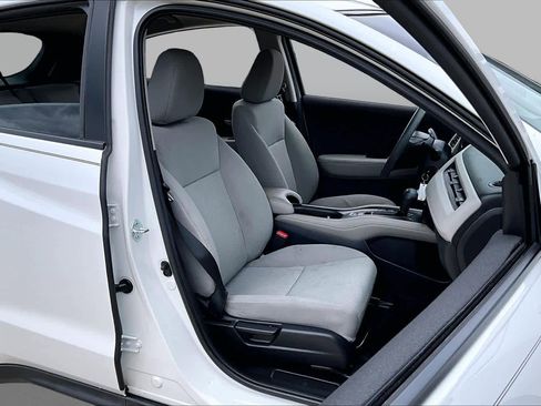 Certified 2021 Honda HR-V LX image 9