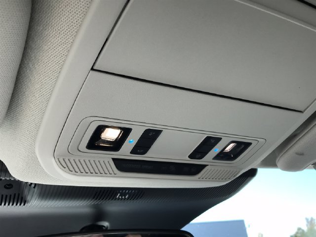 Used 2025 Ford Explorer Active AWD/4WD image 10