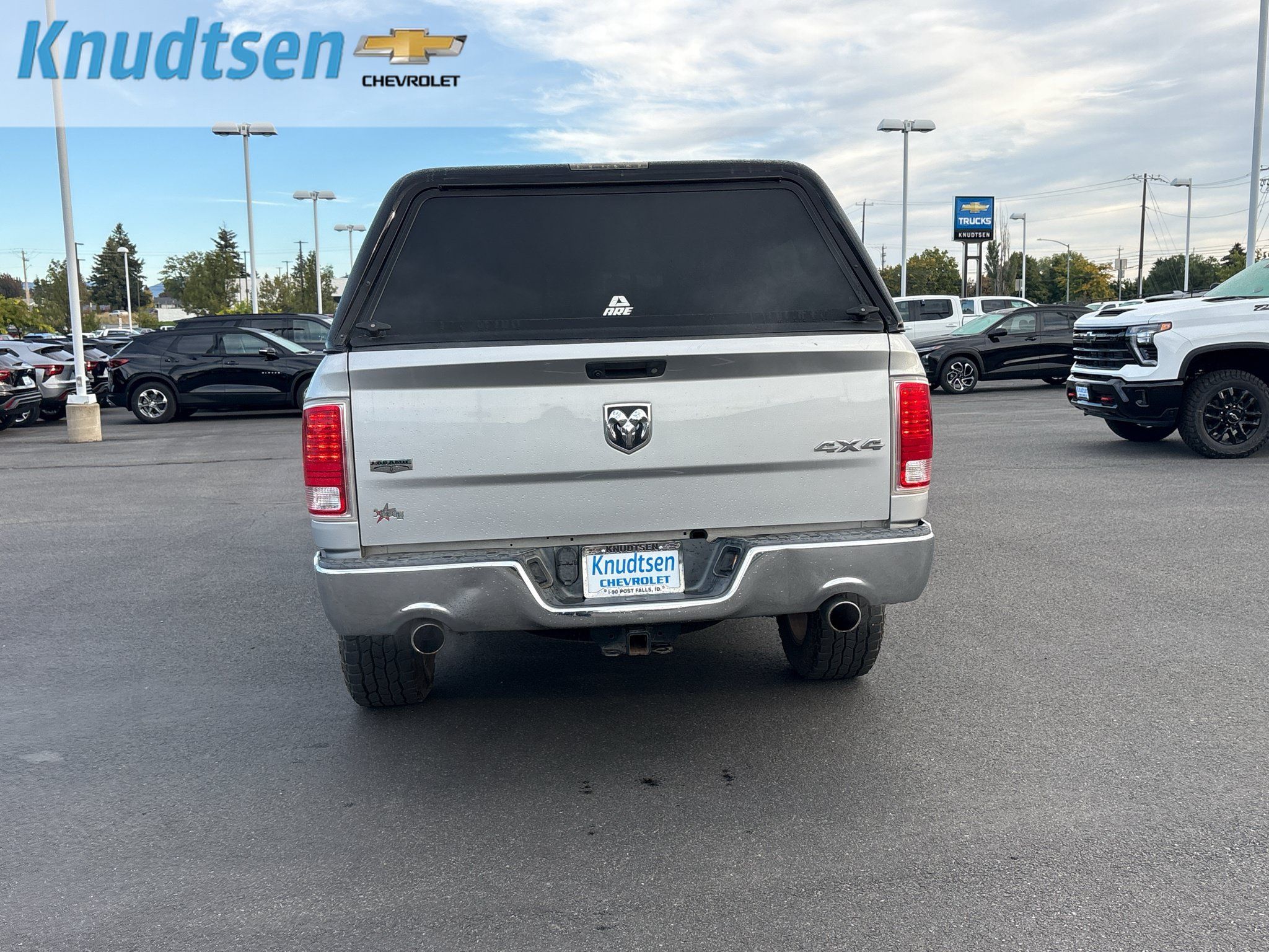 Used 2017 RAM 1500 Laramie AWD/4WD image 3