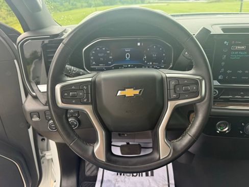 Used 2023 Chevrolet Silverado 1500 LT AWD/4WD image 28