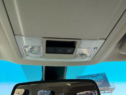 Used 2017 Ford Explorer Platinum AWD/4WD image 21