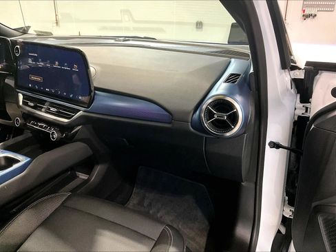 Used 2025 Chevrolet Equinox EV LT w/ Convenience Package image 13