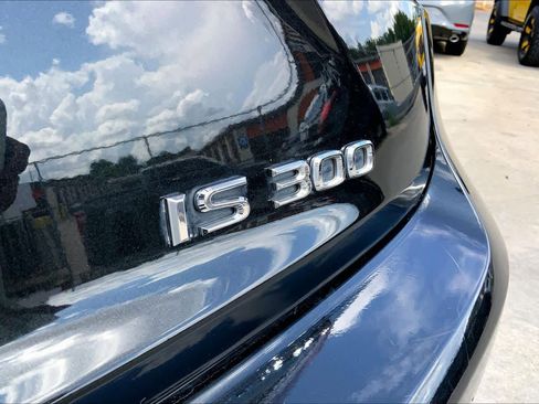 Used 2019 Lexus IS 300 F Sport w/ F Sport Package RWD image 30