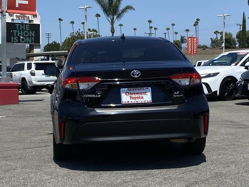 Certified 2025 Toyota Corolla LE FWD image 6