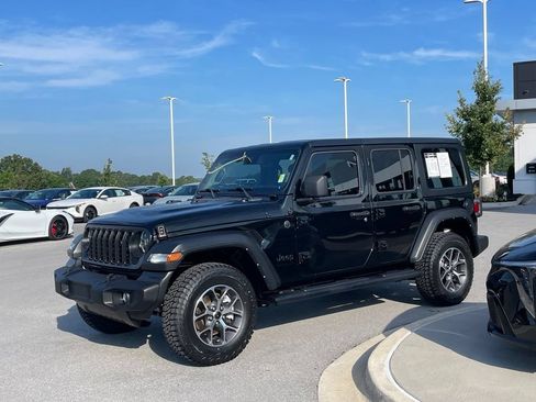 Used 2024 Jeep Wrangler Unlimited Sport AWD/4WD image 4