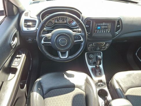 Used 2019 Jeep Compass Latitude w/ Popular Equipment Group AWD/4WD image 12