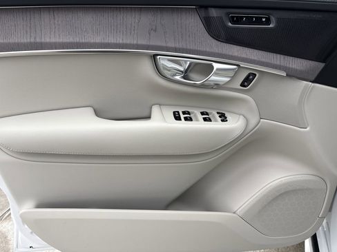 New 2026 Volvo XC90 B5 Ultra image 9