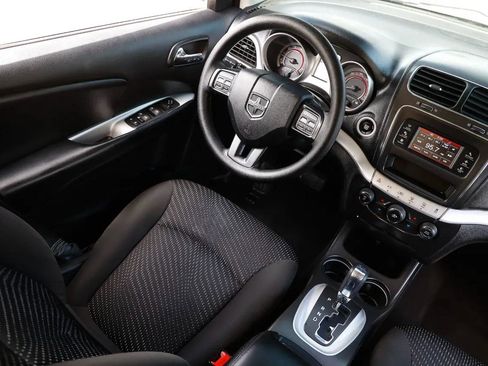 Used 2020 Dodge Journey SE FWD image 21