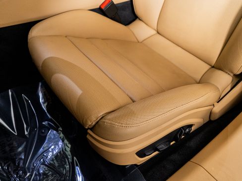 Used 2022 Porsche Panamera 4 Platinum Edition image 27