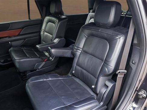 Used 2024 Lincoln Navigator Reserve image 24