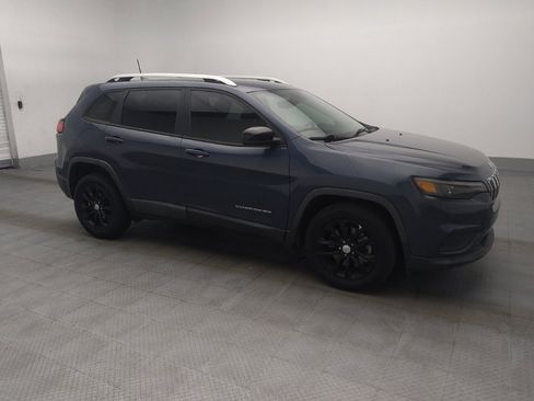 Used 2021 Jeep Cherokee Latitude FWD image 11