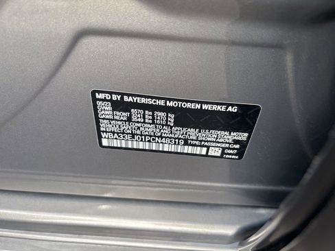 Used 2023 BMW 760i xDrive w/ Luxury Rear Seating Package image 11