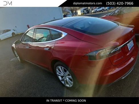 Used 2015 Tesla Model S 70D image 6