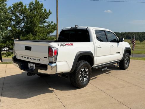 Used 2020 Toyota Tacoma TRD Off-Road AWD/4WD image 6