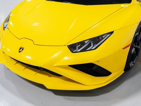 Used 2021 Lamborghini Huracan EVO RWD image 21
