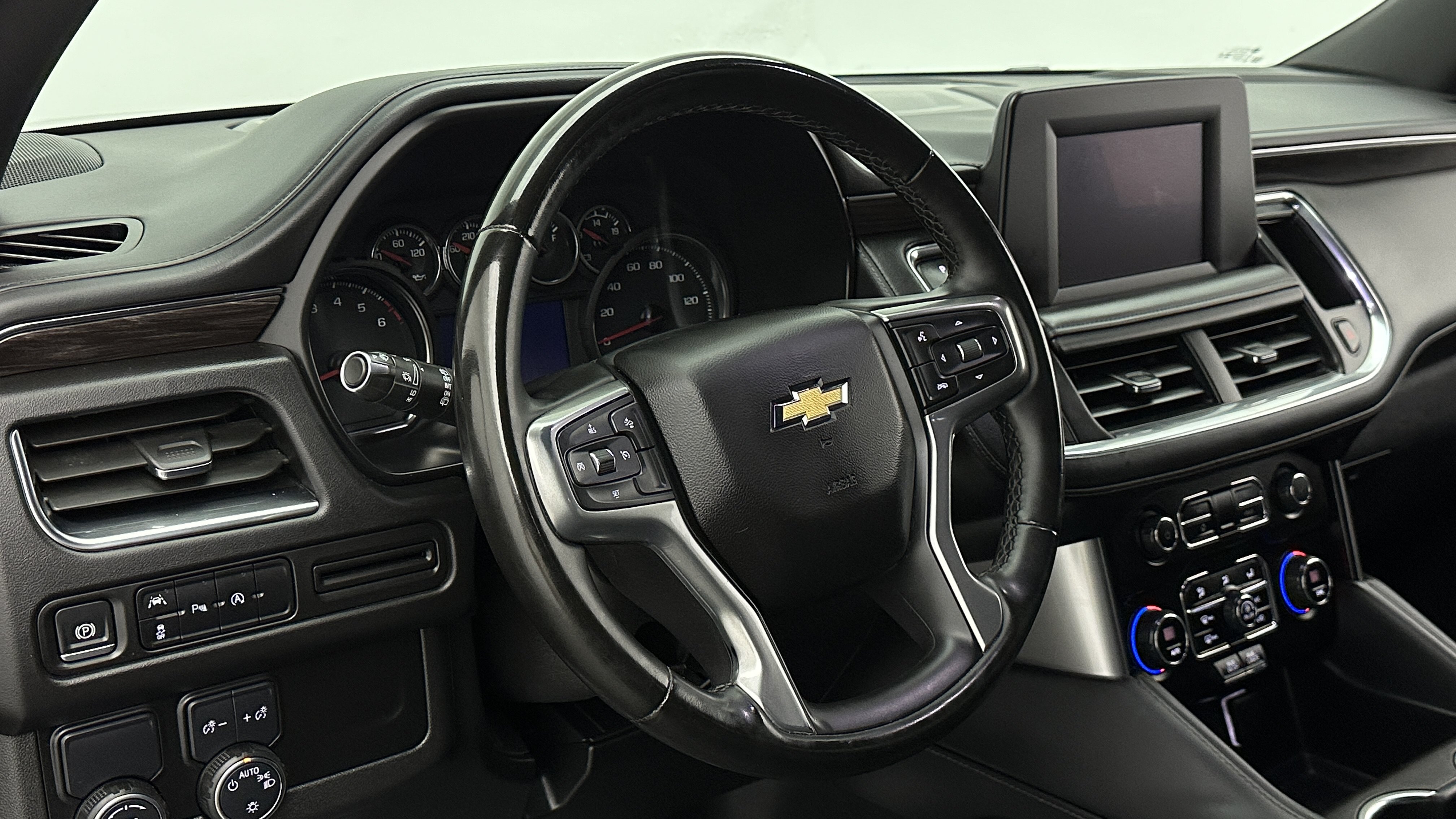 Used 2024 Chevrolet Tahoe LS RWD image 8