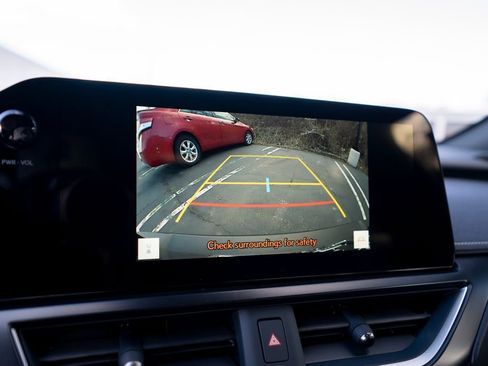 New 2026 Lexus UX 300h AWD image 33