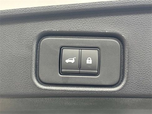 New 2025 Nissan Pathfinder SL image 15