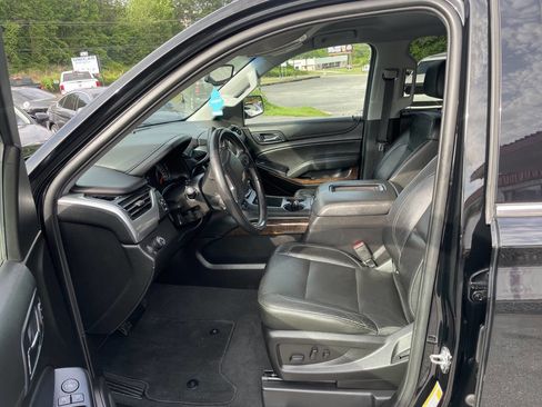 Used 2019 Chevrolet Suburban LT image 16