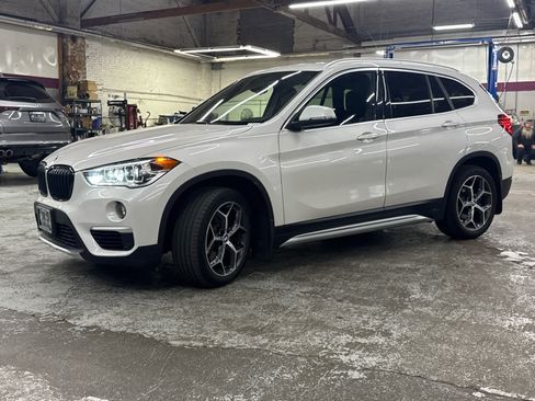 Used 2019 BMW X1 xDrive28i w/ Convenience Package AWD/4WD image 5