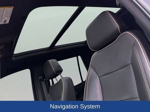Used 2021 Chevrolet Tahoe Premier w/ Premium Package AWD/4WD image 12