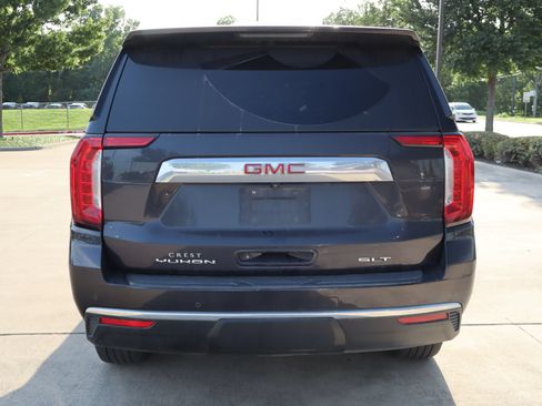 Used 2023 GMC Yukon SLT AWD/4WD image 4