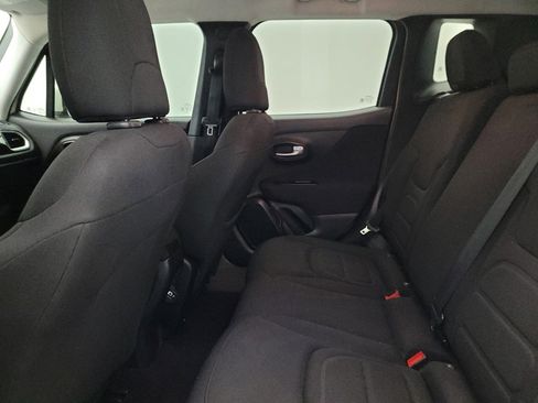 Used 2019 Jeep Renegade Latitude image 18