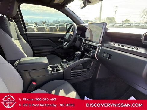 Used 2024 Toyota Tacoma TRD Off-Road AWD/4WD image 35