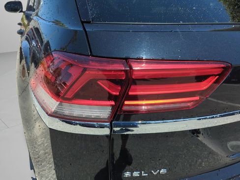 Used 2021 Volkswagen Atlas Cross Sport SEL FWD image 41