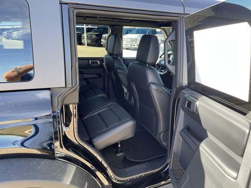 New 2025 Ford Bronco Outer Banks w/ Sasquatch Package image 30