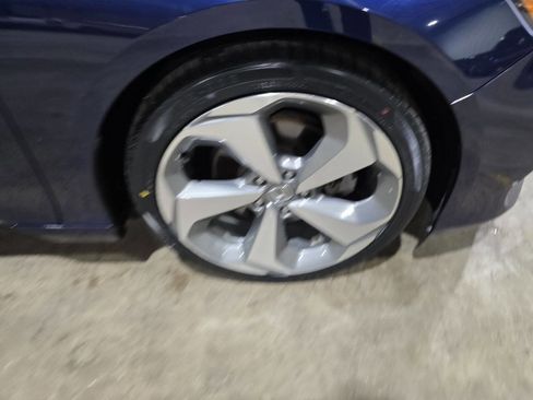 Used 2018 Honda Accord Touring image 21