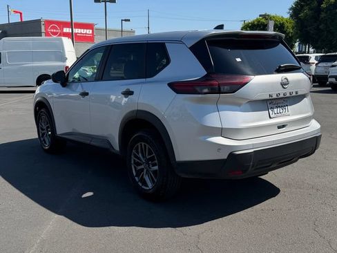 Used 2024 Nissan Rogue S FWD image 5