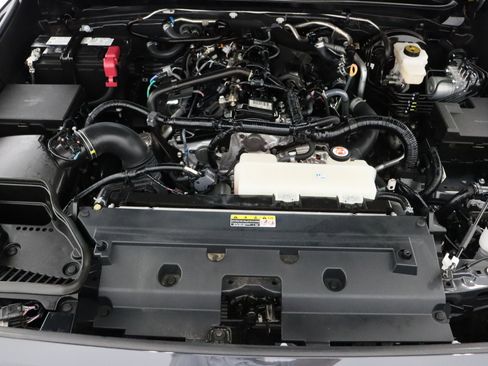 Certified 2025 Toyota Tacoma TRD Off-Road AWD/4WD image 38
