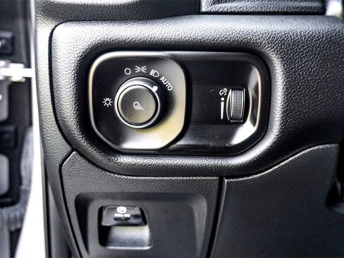 Used 2024 RAM 1500 Laramie image 16