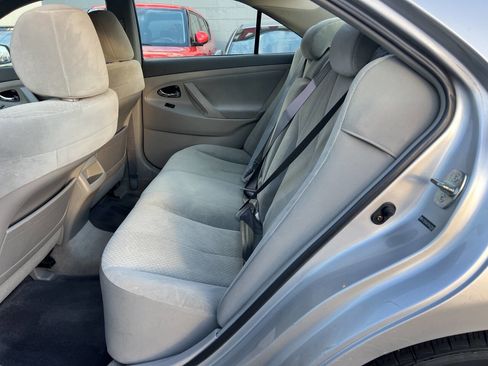 Used 2009 Toyota Camry LE FWD image 9