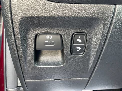 Used 2025 RAM 1500 Big Horn AWD/4WD image 24