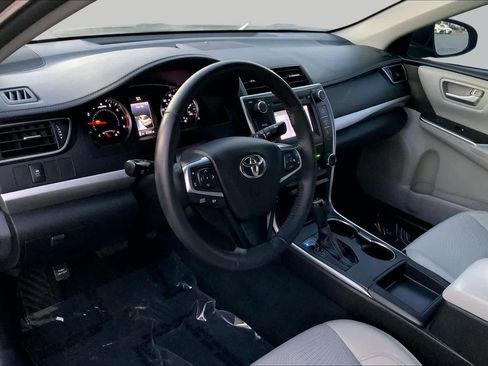 Used 2017 Toyota Camry SE FWD image 17
